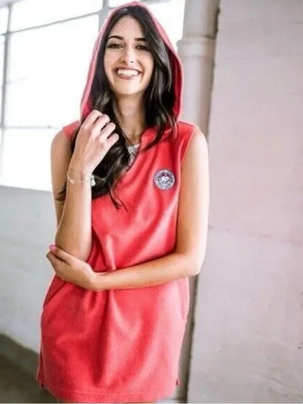 Ivory Ella Swimwear Womens Size Medium Cover Up Red Sleeveless V Neck Hooded